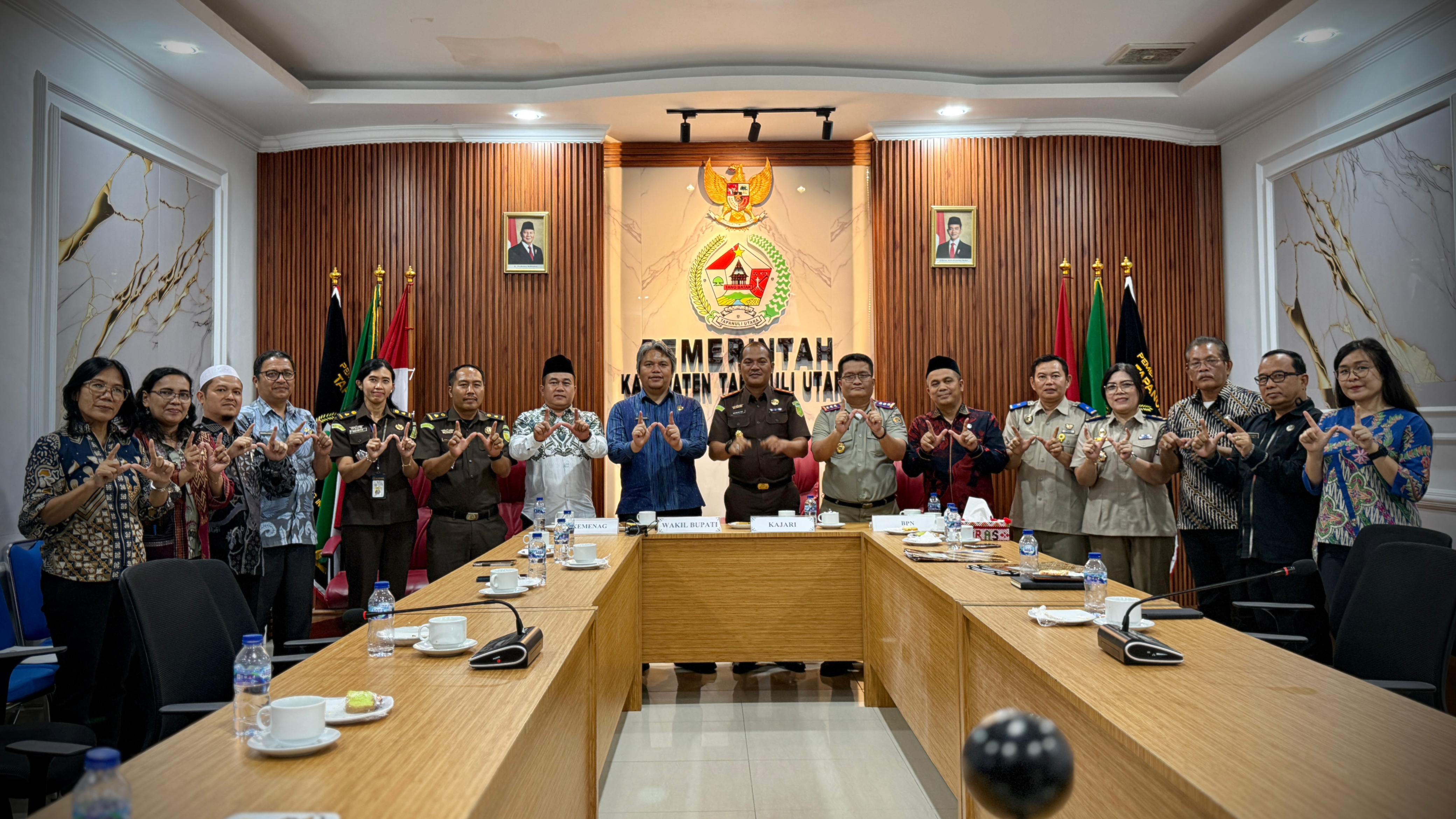 Percepat Legalitas Tanah Wakaf, Kemenag Taput Hadiri Penandatanganan PKS Lintas Instansi